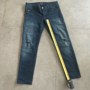 Beth mid size baby bootcut jeans 
Size 27
Like New